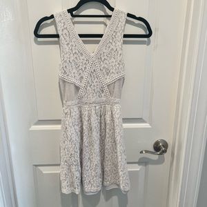 Mi Ami Sleeveless White V-Neck Mini Dress Size XXS